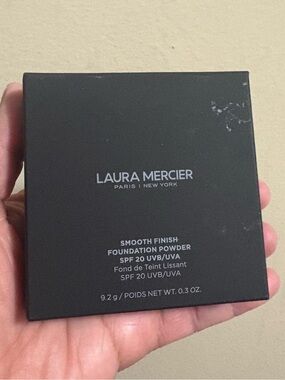 Laura Mercier Smooth Finish Foundation Powder - 2C1 04 Brand New Never Used.